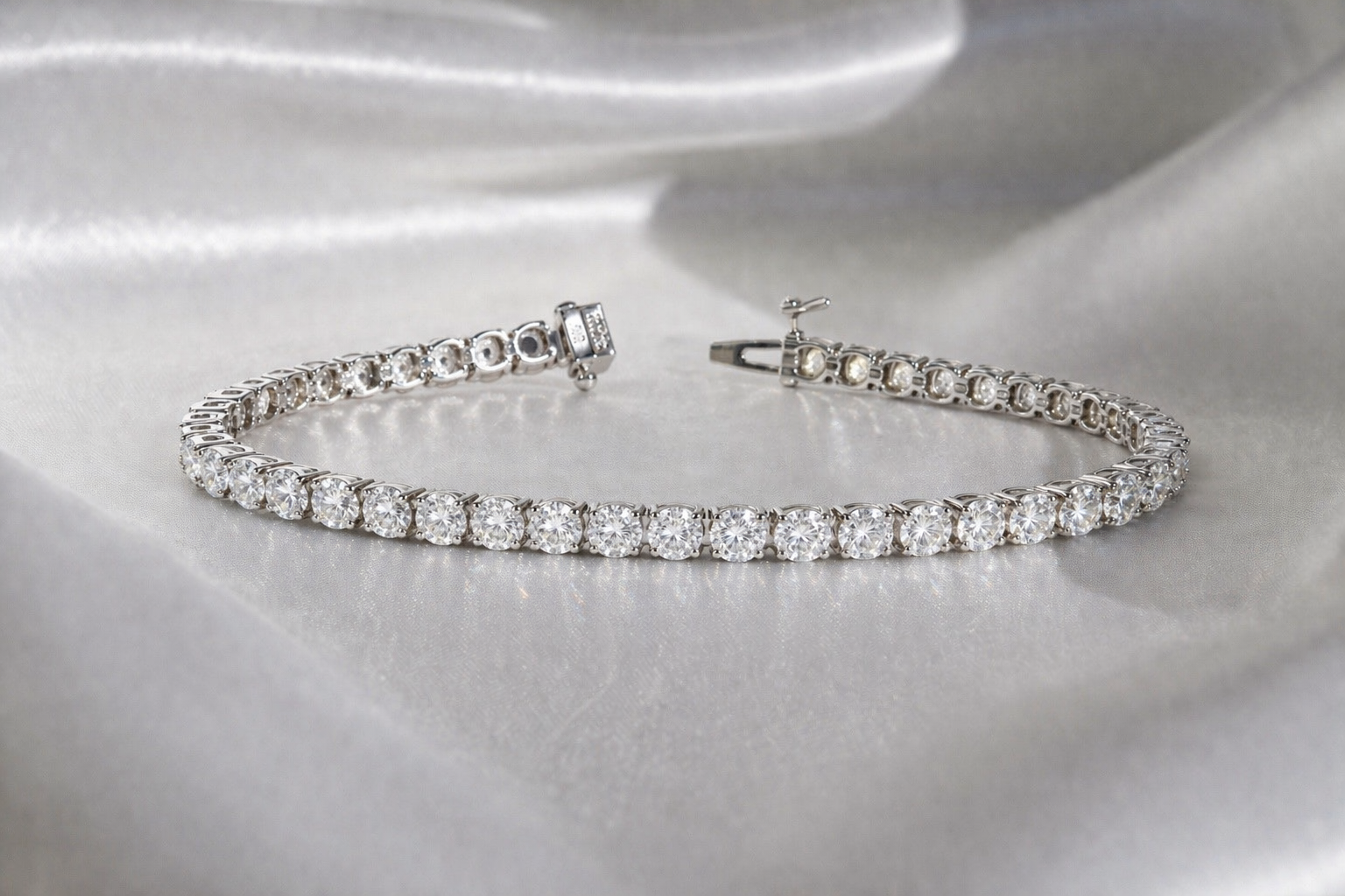 9.00CT. 14K Diamond Tennis Bracelet - White Carat - USA 